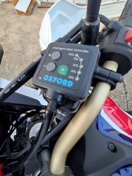 África Twin tricolor