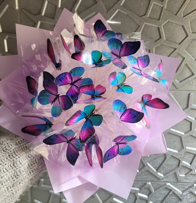 Букети з метеликів