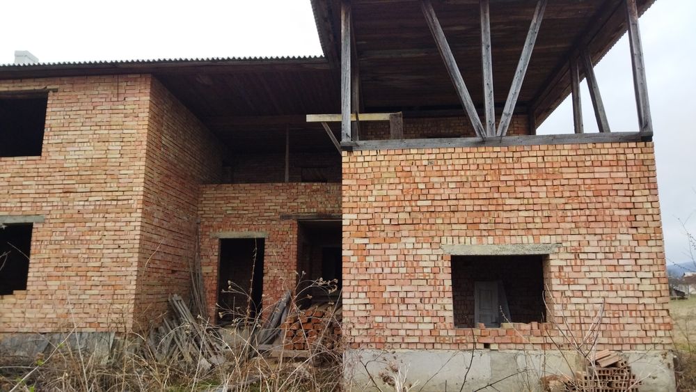 Продам недобудований будинок