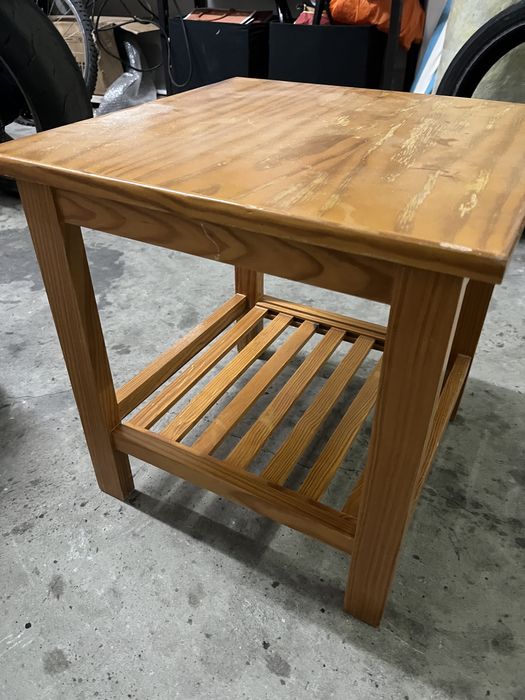 Mesa de apoio em faia