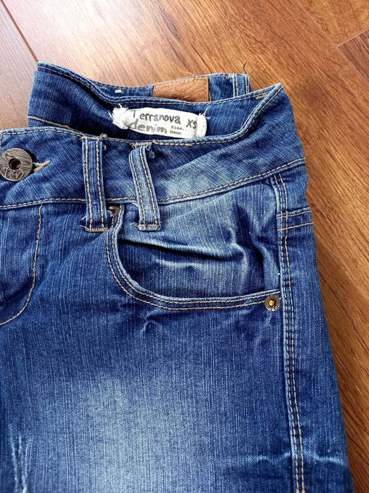 Dżinsy za kolano, Terranova XS