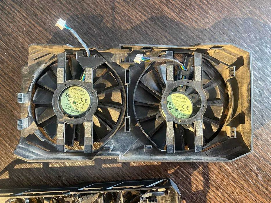 Кожух Відеокарти Asus Dual RX 580 | Вентилятори Gigabyte RX 470/480/570/580 GAMING