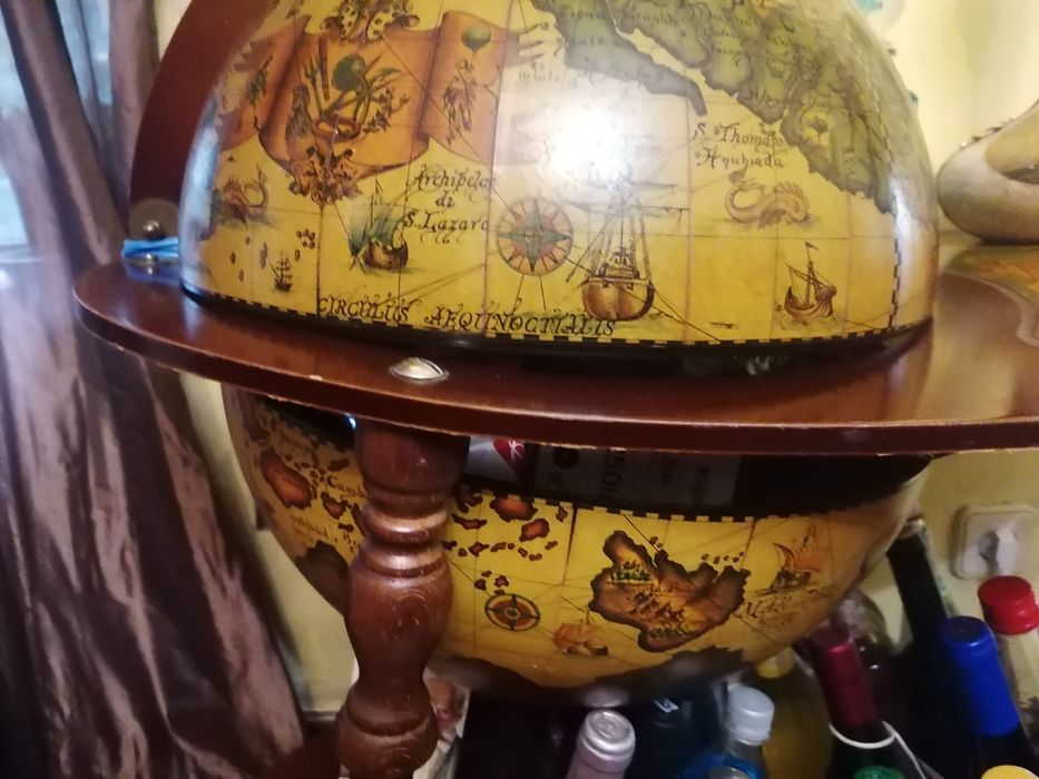 Globo bar muito antigo
