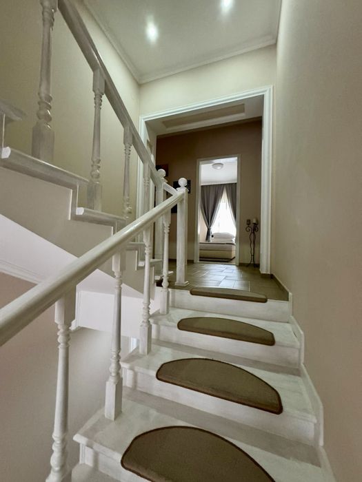 Продаж від власника  4-х рівневого котеджу напроти парку Шевченка!!!