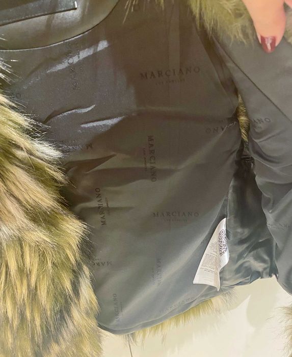 Colete em pelo marca Marciano By Guess Novo Original