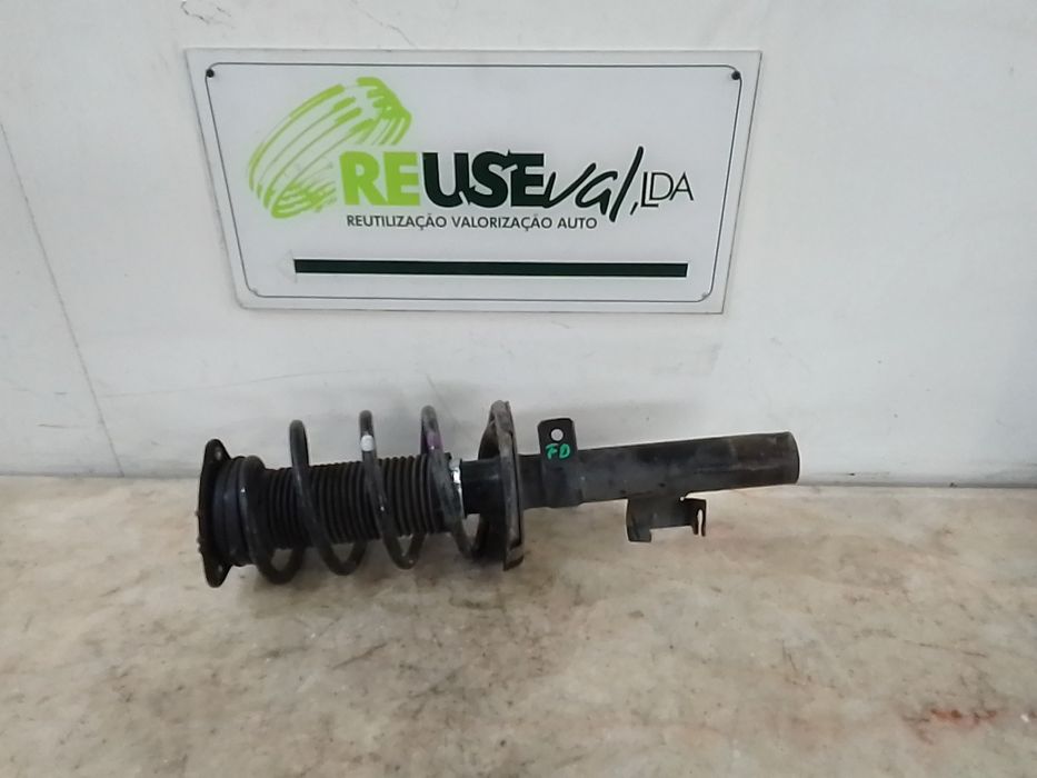 Suspensão frente direita VOLVO V50 (MW)