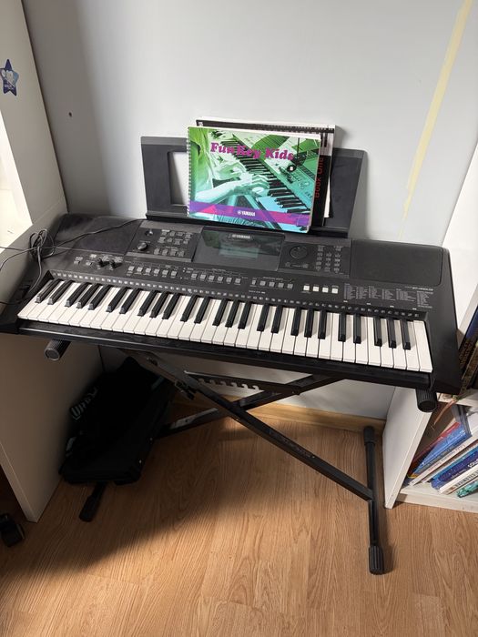 Keyboard Yamaha PSR-E463 + stojak, pulpit na nuty, zasilacz | Kompletny zestaw