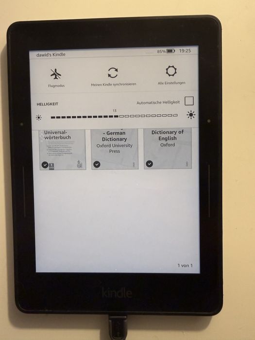 Czytnik Amazon Kindle Voyage (premium, 300 ppi, przyciski) + kabel