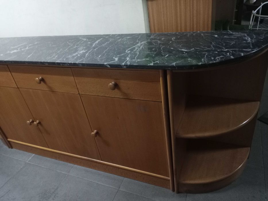 Aparador com Pedra Mármore