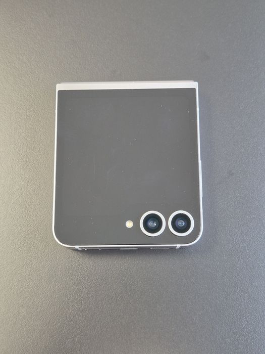 Samsung Galaxy Z Flip6