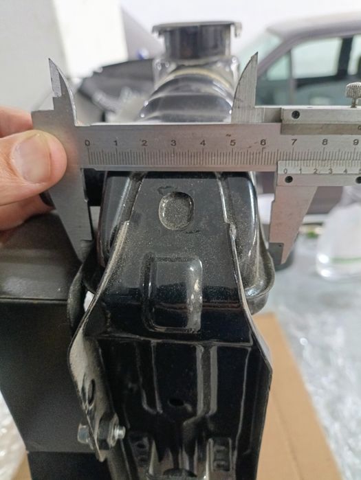 Radiador trator e alguns automóveis Ford antigos
