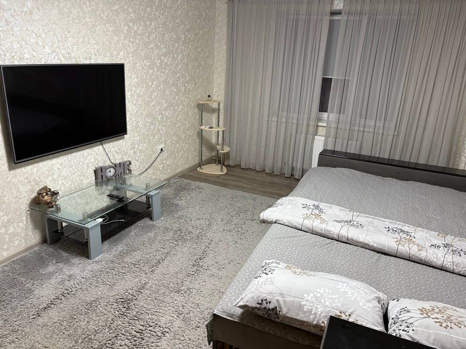 Подобово/погодинно, пр. Свободи, новобудова!