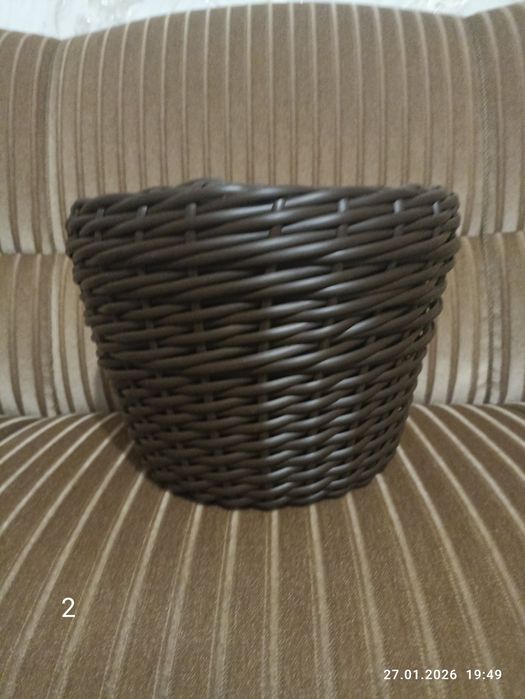 Стильне декоративне кашпо для рослин