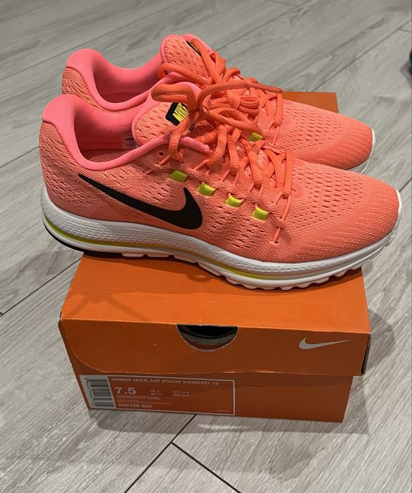 Damskie buty biegowe 38,5 Nike Air Zoom Vomero 12
