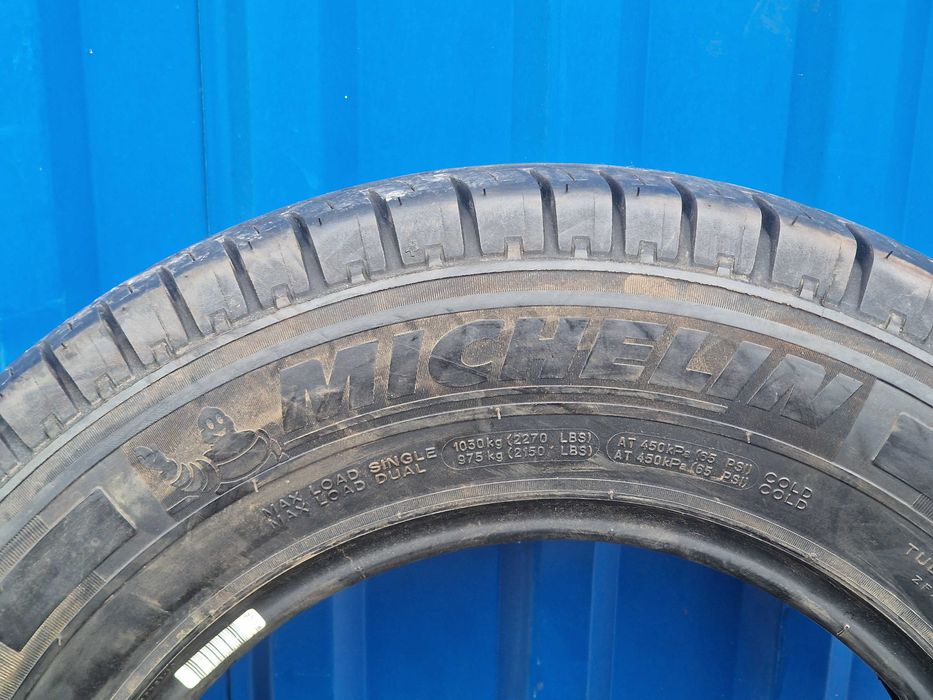 215/70R15C 109/107S Michelin Agilis