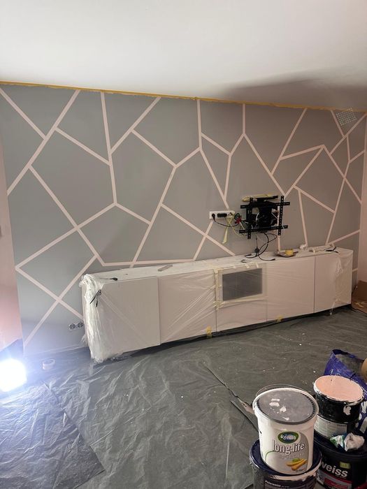 Painter available for rooms and house