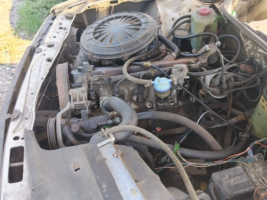 Продам АУДІ 100 1984 рік 2.2 бензин
