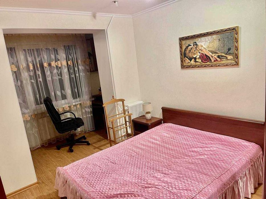 Оренда 3 кімнатної квартири по вул. Сонячна