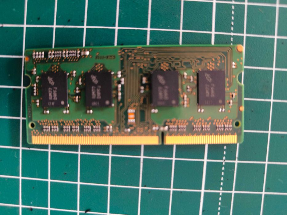 продаж модуля пам'яті для ноутбуку DDR3 SDRAM. 2GB MT8KTF25664HZ-1G4M1