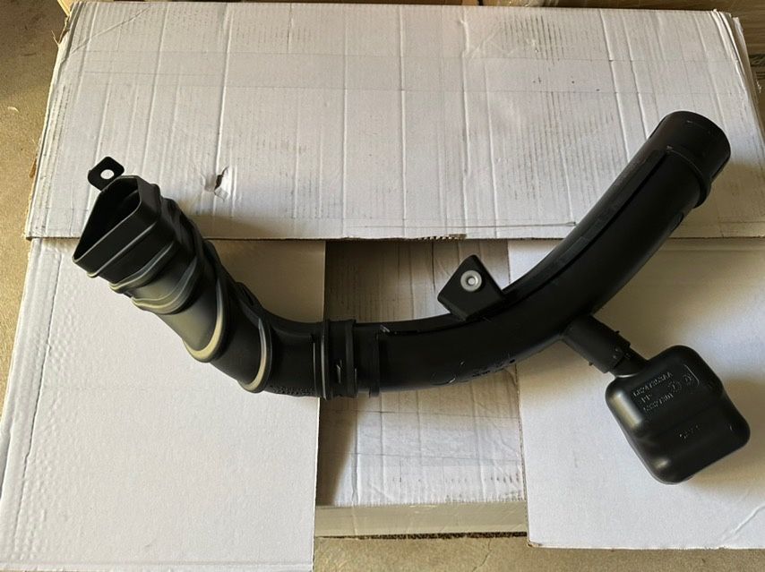 Патрубок воздушного фильтра Jeep Compass 2