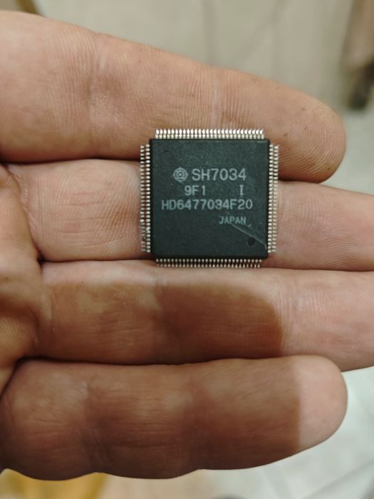 Procesor Hitachi HD6477034F20 SH7034 RISC QFP112 | UŻYWANY