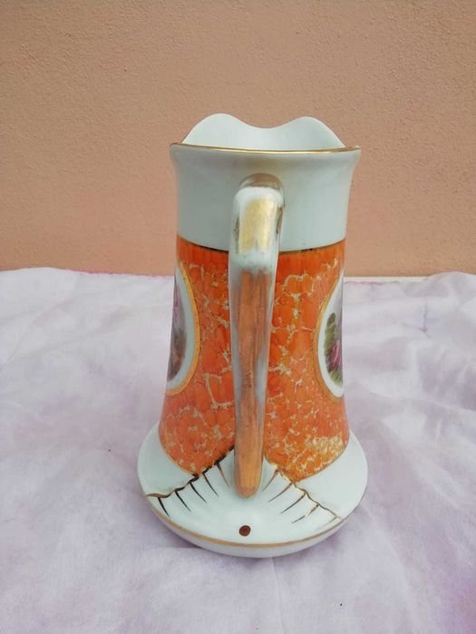 Lindíssimo jarro Vista Alegre. Em excelente estado.