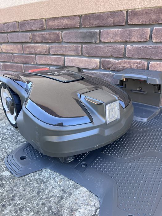 Робот-косарка Husqvarna 305 / 310 MKII / automower