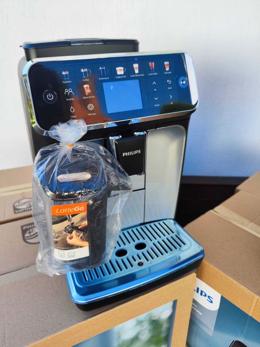 Кавомашина кофемашина Philips Series 5500 Lattego