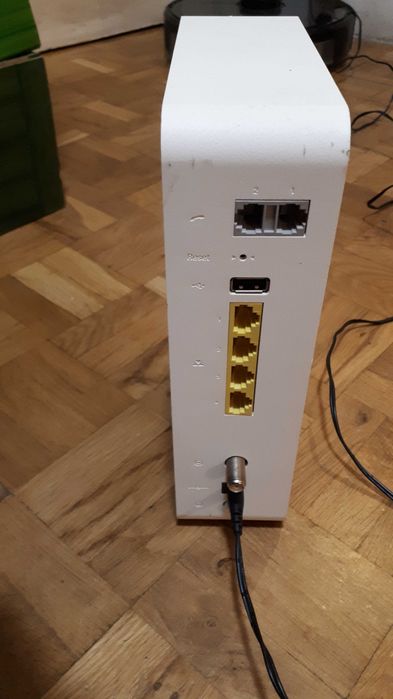 Technicolor CGA2121 ROUTER WI-FI  komplet mało używany