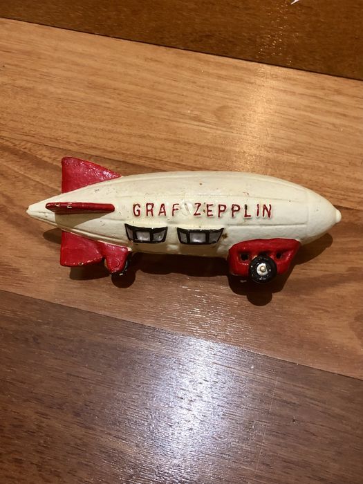 Brinquedo Antigo em Ferro