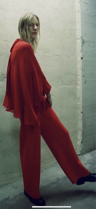 Червоні брюки Zara, класичні червоні штани