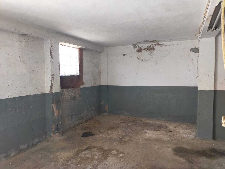 Garagem / Armazém 70m2 para arrendar