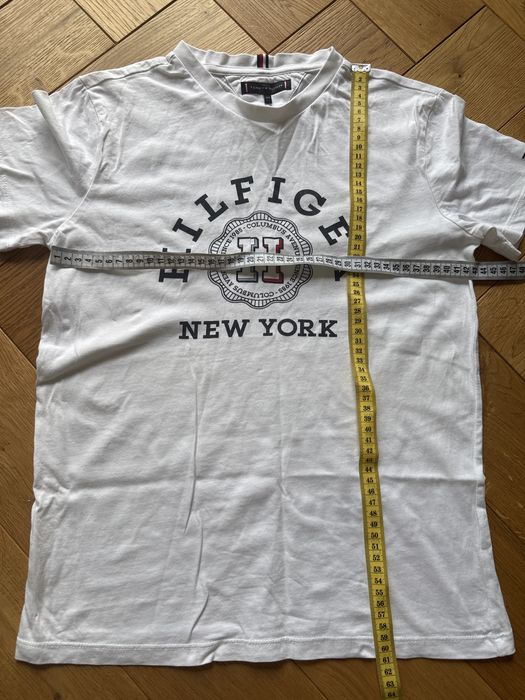 T shirt Tommy hilfiger , Guess