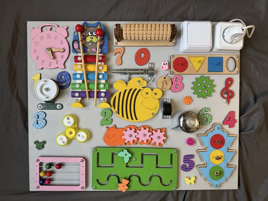 Бізіборд 50*40  стан нормальний