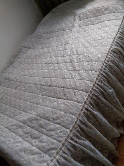 Narzuta na łóżko 220cm
