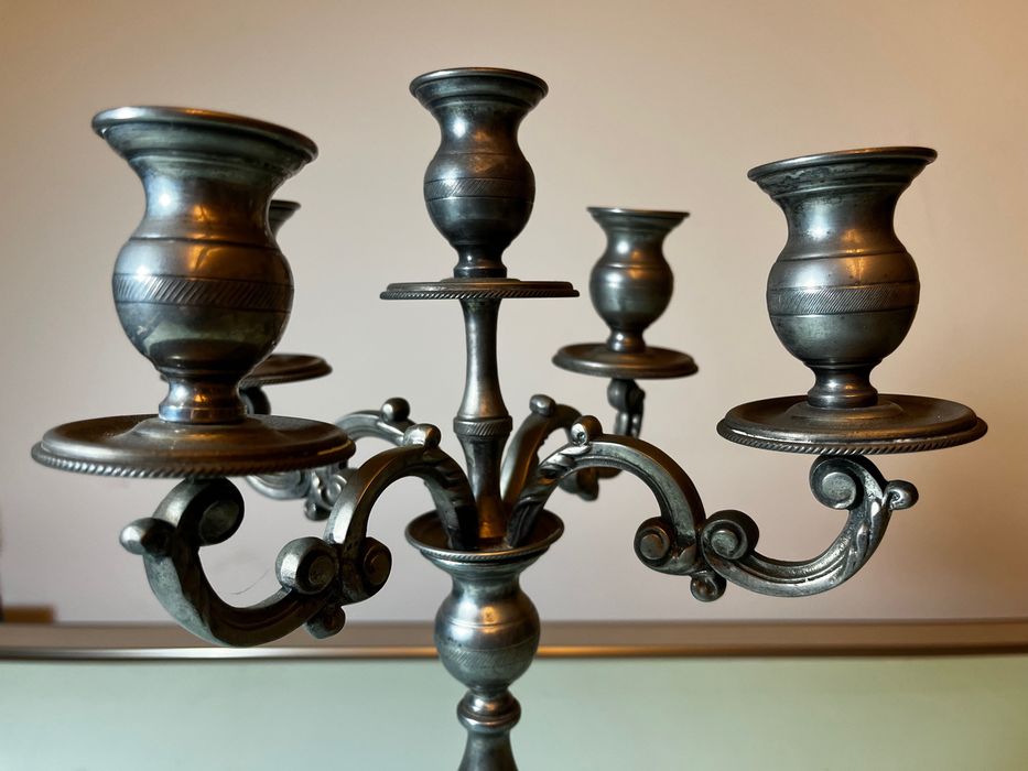 Dois castiçais de 5 velas