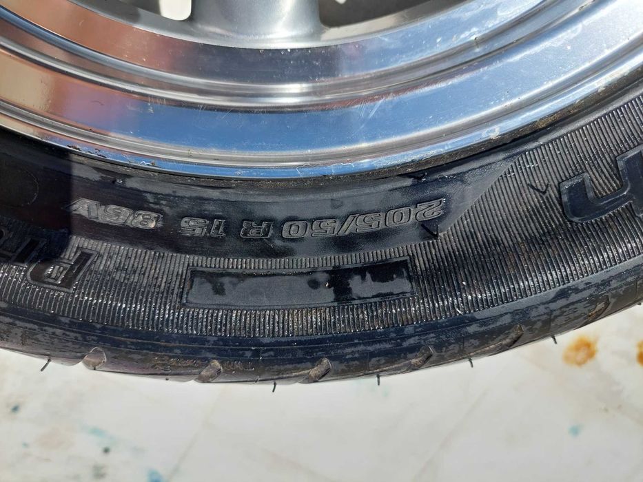 Carocha - 4 jantes (Tipo Empi) + 4 pneus BF Goodrich (1000kms)