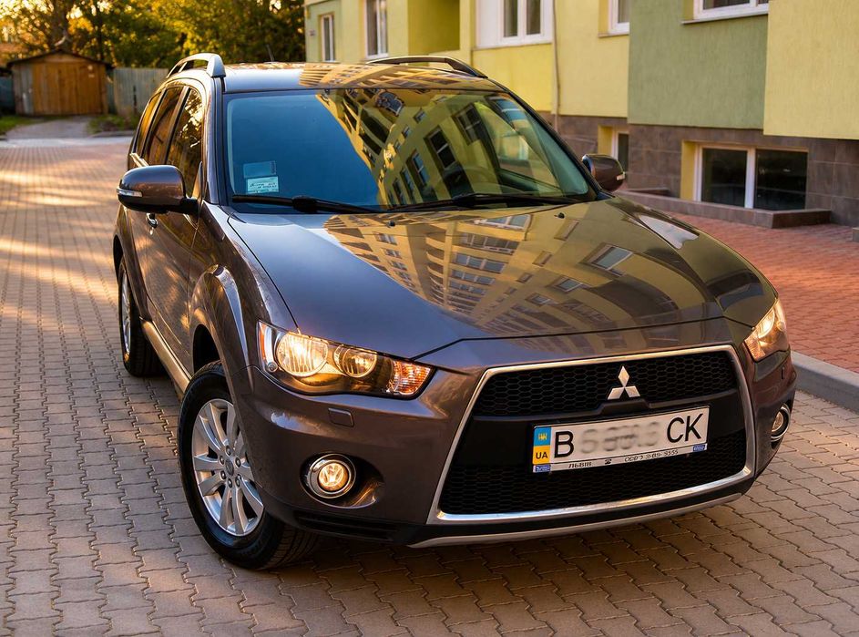 Продаж автомобіля Мітсубісі аутлендер Mitsubishi Outlander