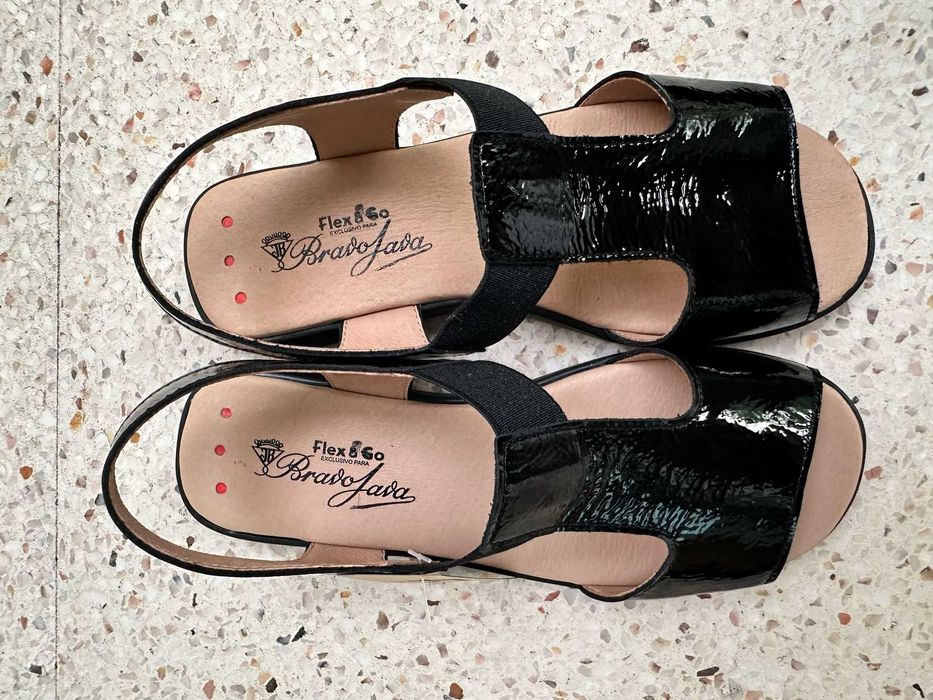 Sandálias pretas da “Flex&Go” - modelo “Panlak Black” - Tam 36 -Novas!