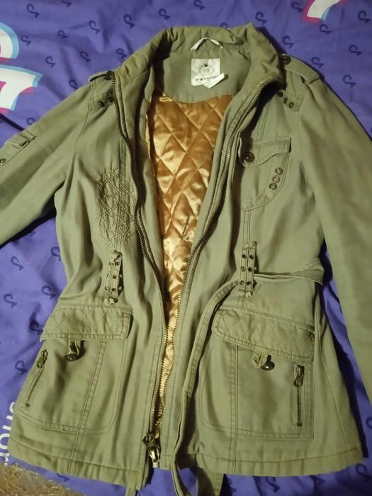 Парка жіноча весна осінь гарний стан
