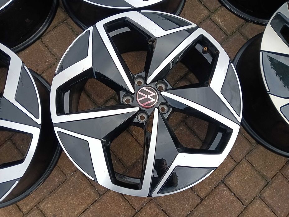Oryginalne felgi od volkswagena 7.5jx19 et 50