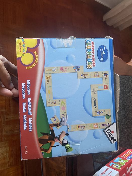 Domino de madeira