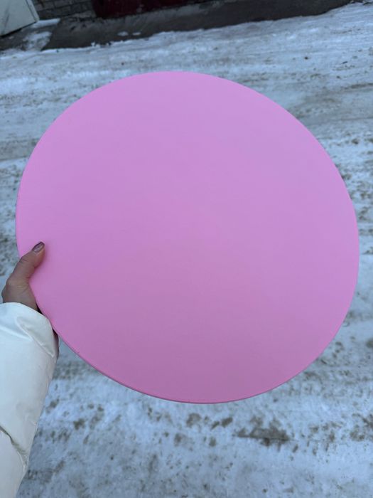 Велика рожева коробка діаметром 50 см, висота 6 см