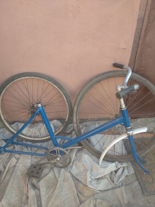 Велосипеды и запчасти