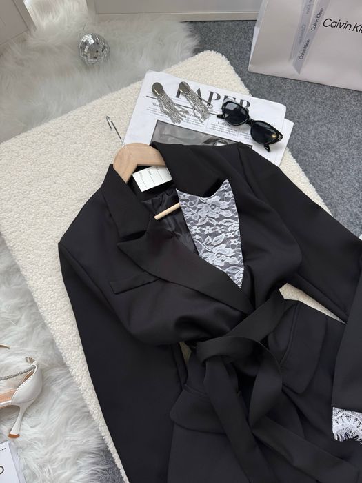 Піджак з мереживом хіт цього сезону