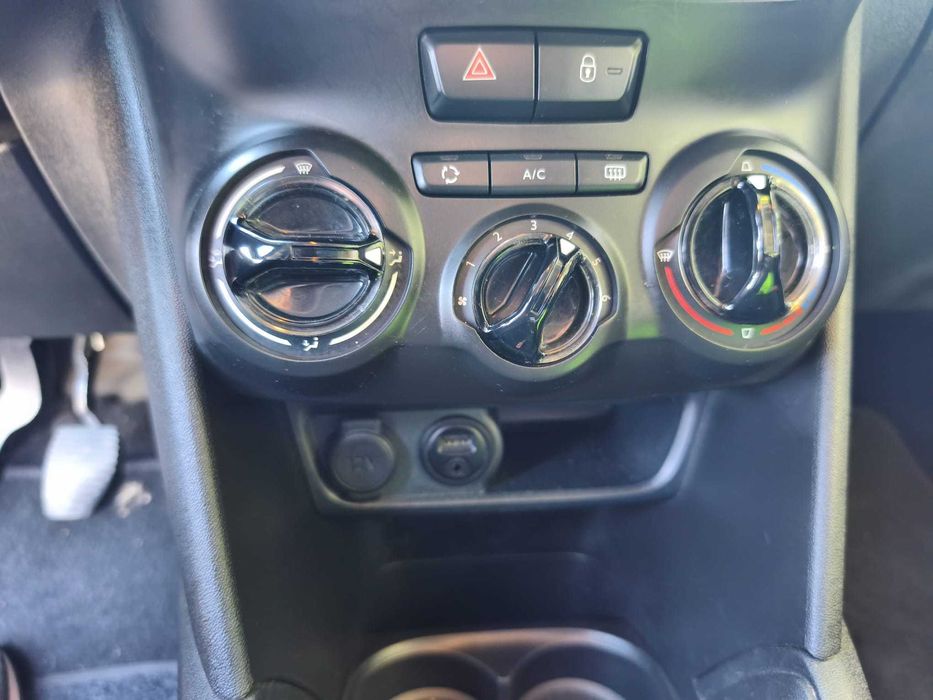 Peugeot 208, Gasolina, 2018 com apenas 56mill KM