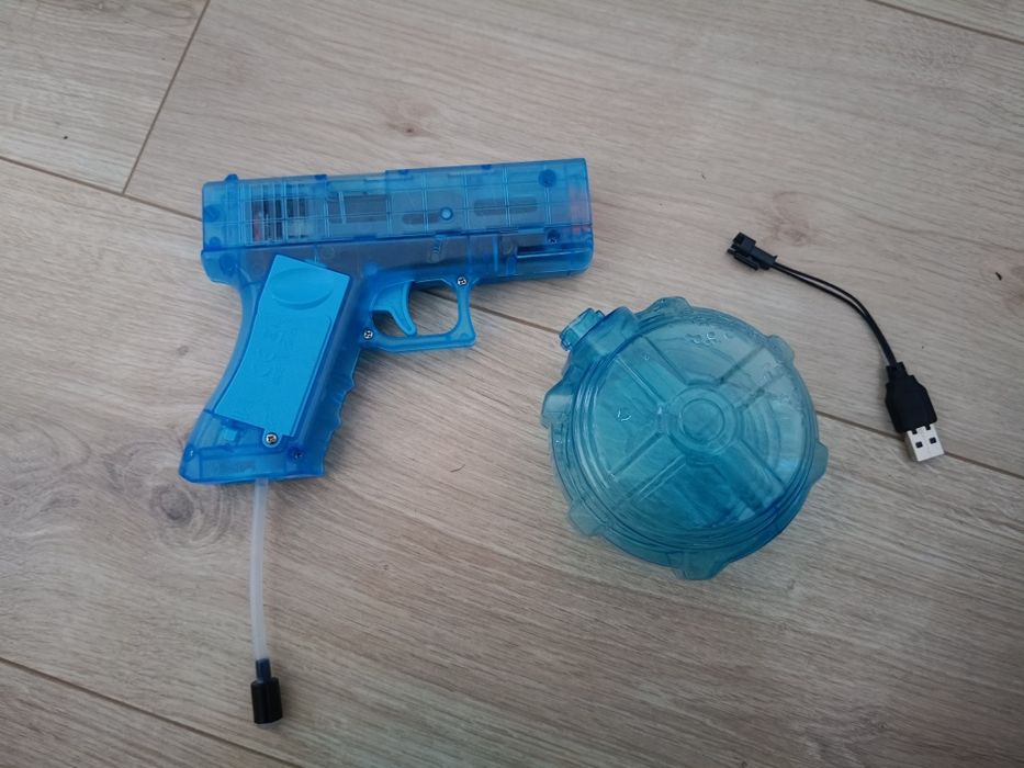 elektryczny pistolet na wodę