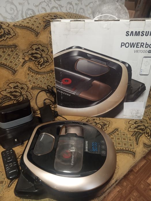 Робот пилосос Samsung Powerbot VR7030WiFi