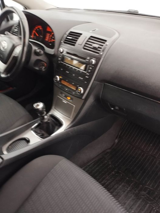 Toyota Avensis combi  2.0 diesel polski salon .