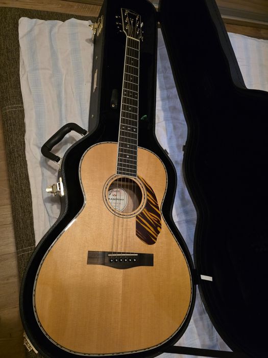 Fender Paramount PS-220E – Lity Świerk/Mahoń + Case
​Sprzedam profesjo